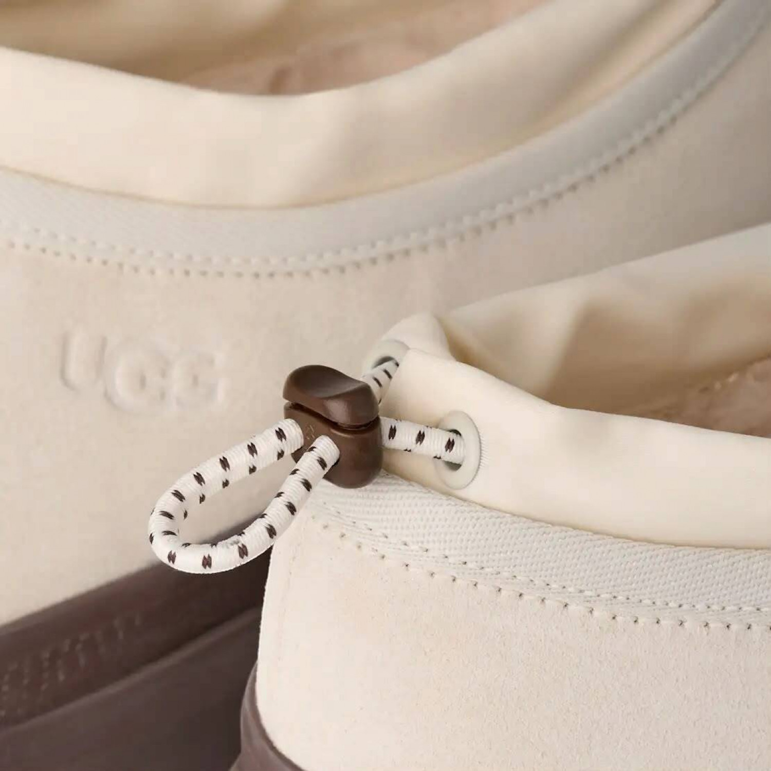 UGG Tasman Hybrid Jasmine/Molasses